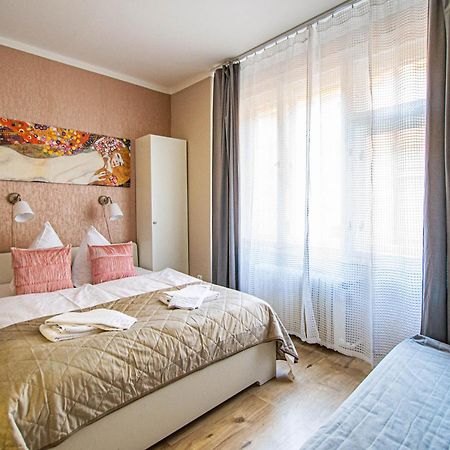 Old Town Rybna Apt By Ruterra Prague Exterior photo